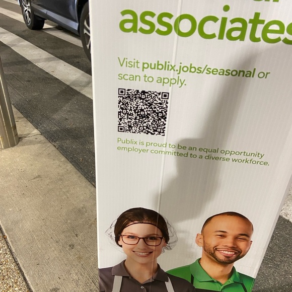 Meet your Posher, Jennifer - Picture 3 of 3